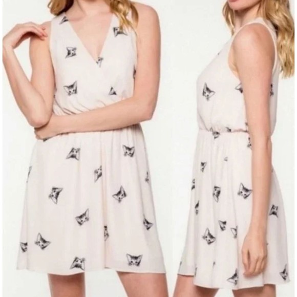 Everly Dresses & Skirts - Everly Anthropologie Cat Kitten Print Pink L Surplice V-Neck Smocked Waistline